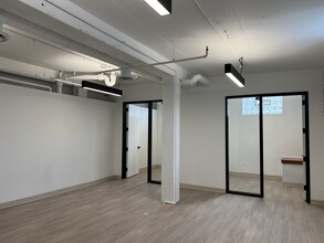 4410 N Ravenswood Ave, Chicago, IL for lease Interior Photo- Image 2 of 10