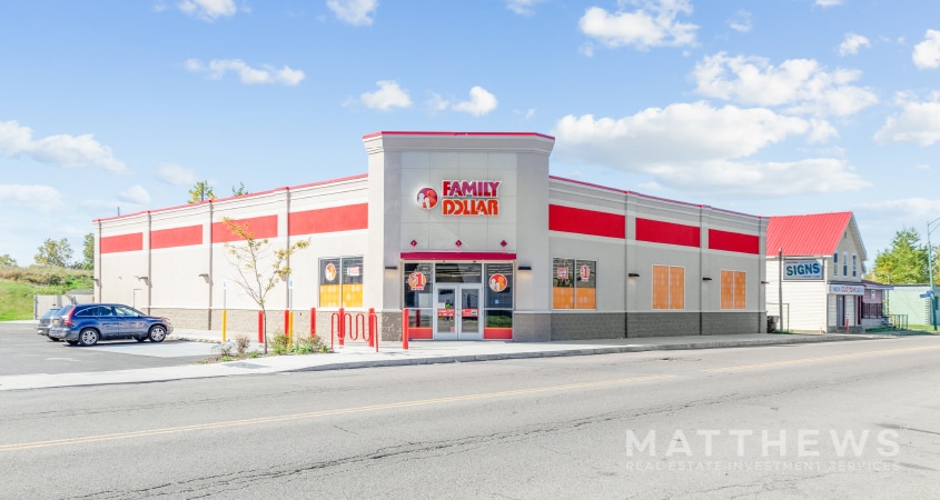 1031 Clinton St, Buffalo, NY for sale - Primary Photo - Image 1 of 17