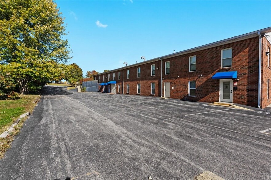 617 Mulberry St, Elizabethtown, KY for sale - Building Photo - Image 3 of 59