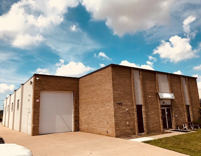 24247 Gibson Dr, Warren, MI for sale - Building Photo - Image 1 of 1