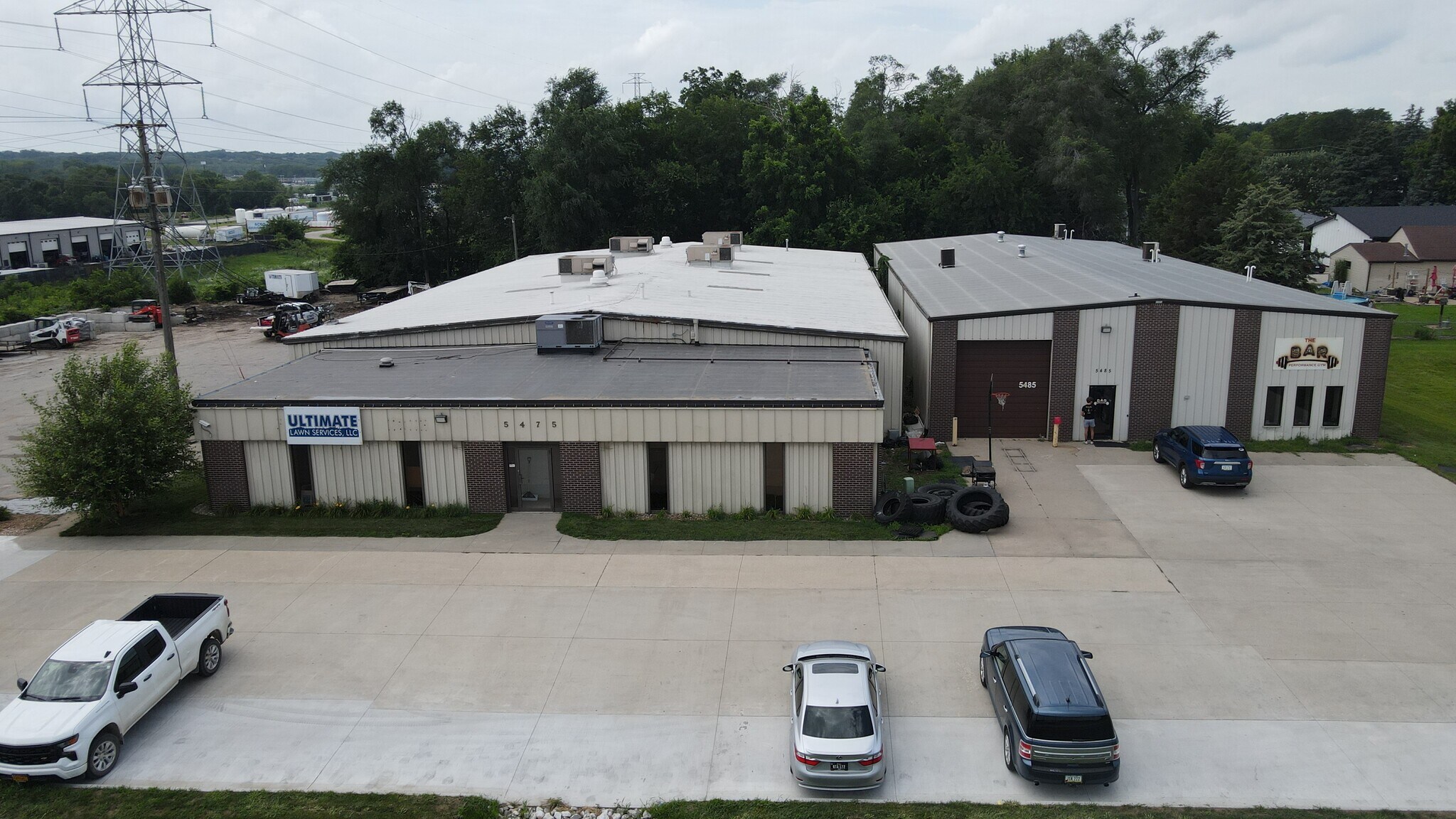 5475-5480 NW Beaver Dr, Johnston, IA for lease Building Photo- Image 1 of 6
