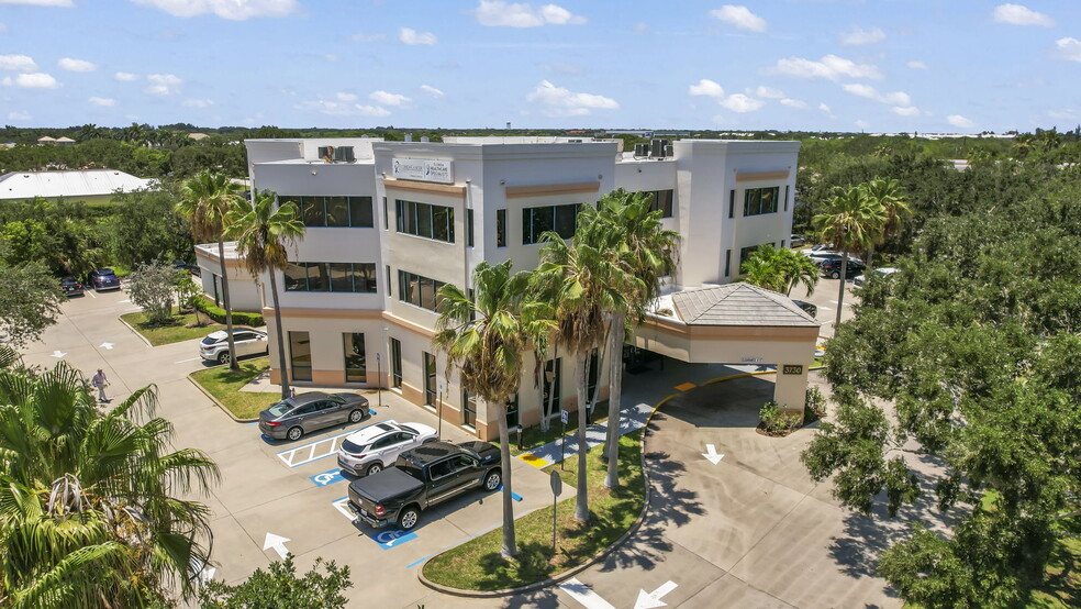 3730 7th Ter, Vero Beach, FL for lease - Building Photo - Image 1 of 6