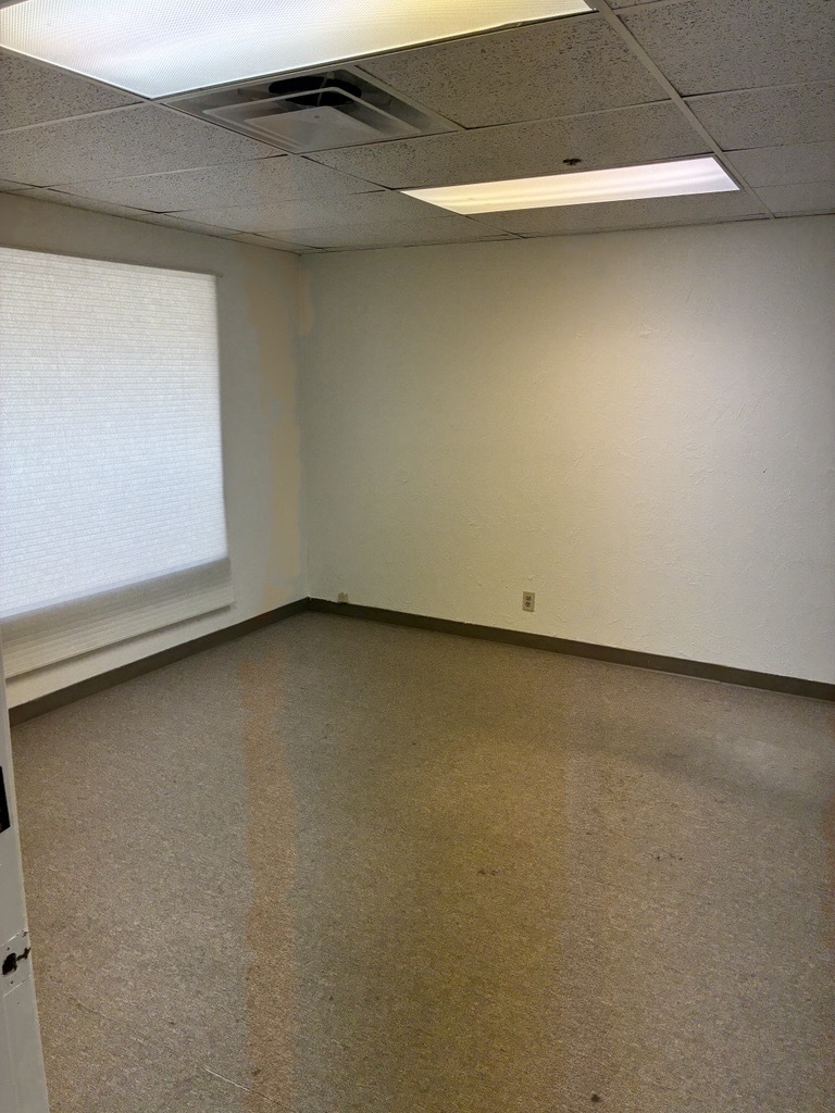 35325 Date Palm Dr, Cathedral City, CA for lease Interior Photo- Image 1 of 3