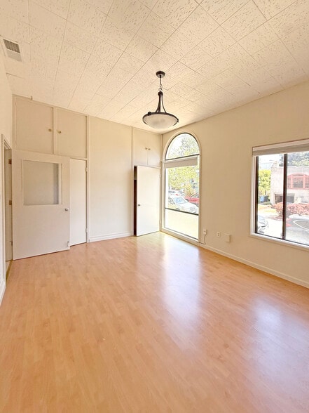 1821 Catalina Ave, Berkeley, CA for lease - Interior Photo - Image 3 of 17
