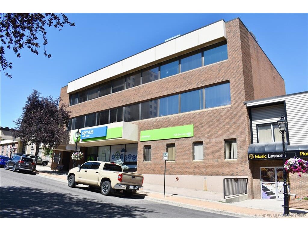 556 4 St SE, Medicine Hat, AB T1A 0K8