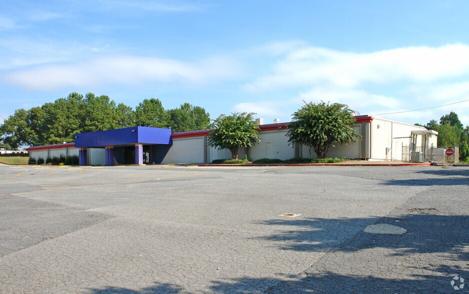 2692 Sandy Plains Rd, Marietta, GA for sale - Primary Photo - Image 1 of 1