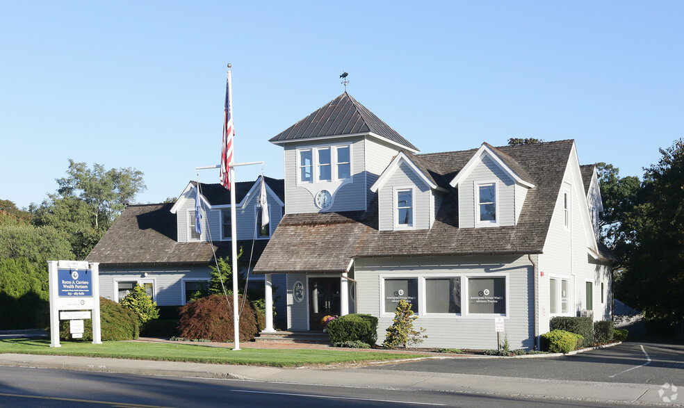 1673 North Hwy, Southampton, NY for lease - Primary Photo - Image 1 of 9