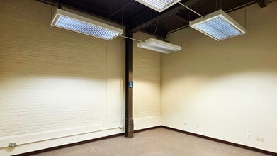 3901 Main St, Philadelphia, PA for lease Interior Photo- Image 2 of 10