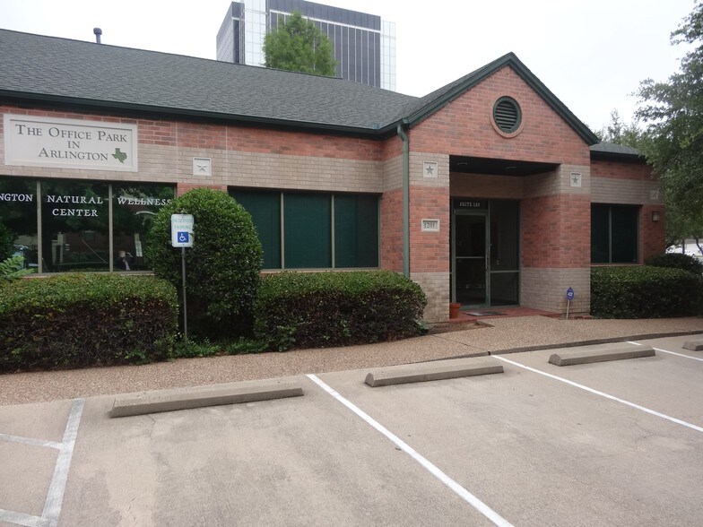 1201 Road To Six Flags St, Arlington, TX for sale - Building Photo - Image 1 of 1