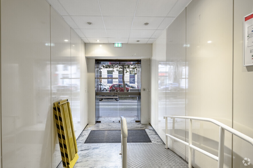 Rue D'Auteuil, Paris for lease - Interior Photo - Image 1 of 1