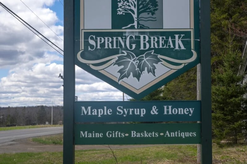 3315 U.S. Rte 2, Smyrna Mills, ME 04780 Retail for Sale