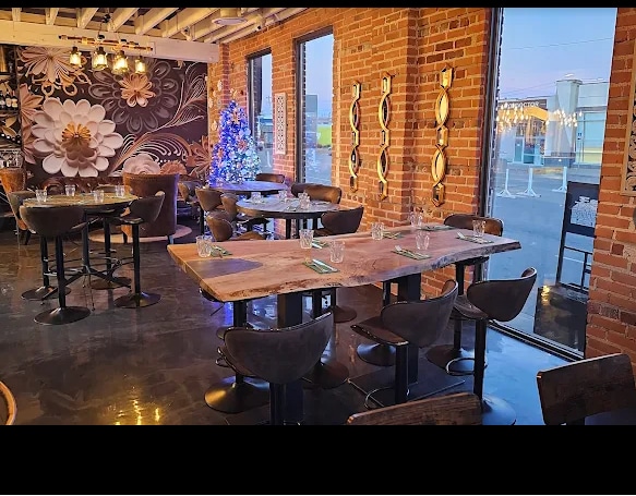 10906 105 Av NW, Edmonton, AB for lease - Building Photo - Image 3 of 5