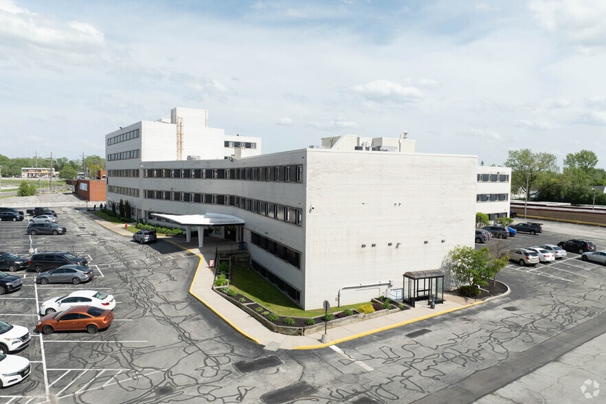 21100 Southgate Park Blvd, Maple Heights, OH for sale - Primary Photo - Image 1 of 5