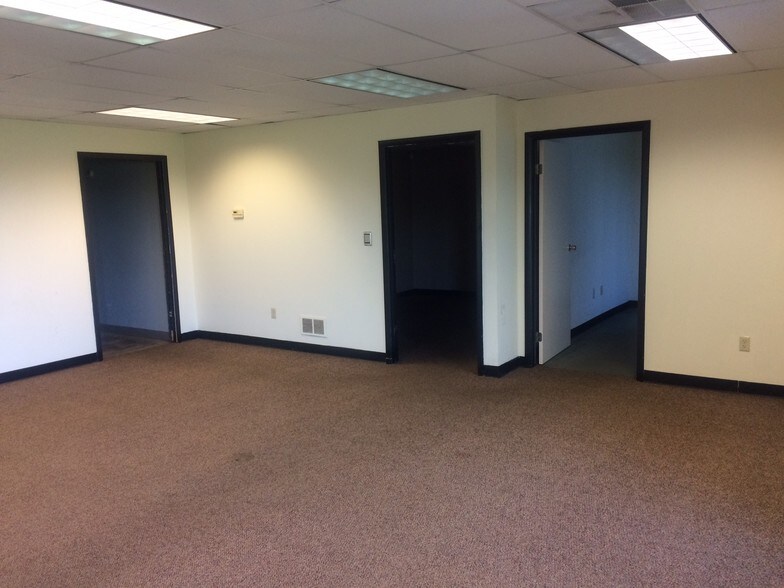 1000 Commerce Ln, Mount Braddock, PA 15465