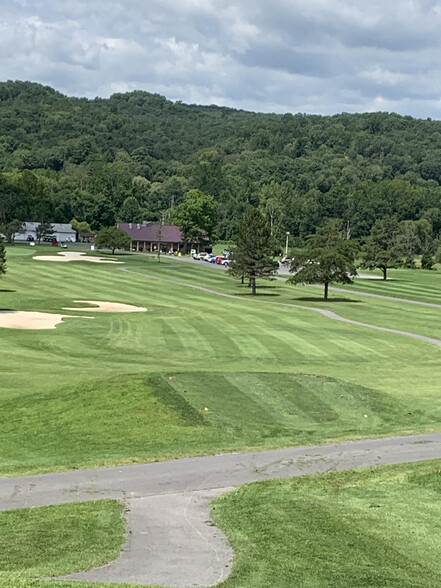 10506 Standing Stone Rd, Huntingdon, PA for sale - Primary Photo - Image 1 of 1