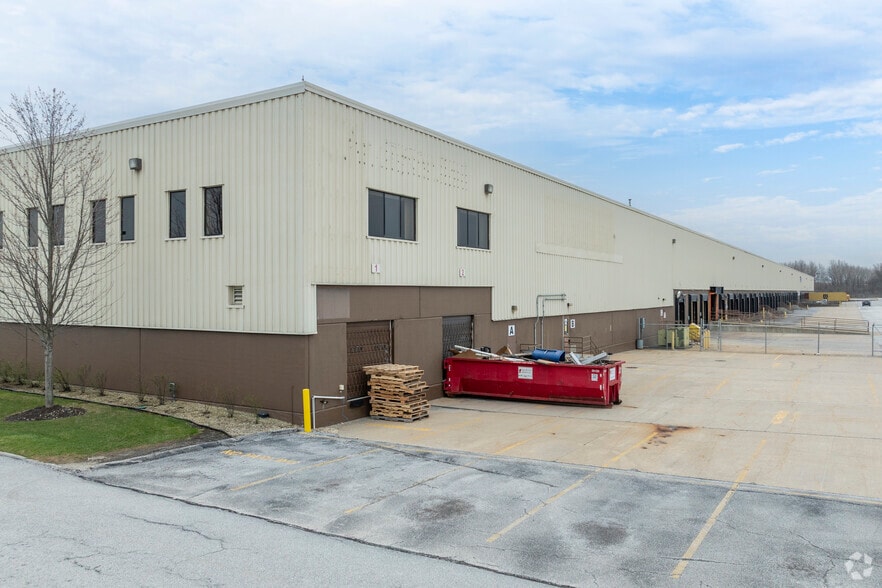 16801 Exchange Ave, Lansing, IL for sale - Building Photo - Image 1 of 14