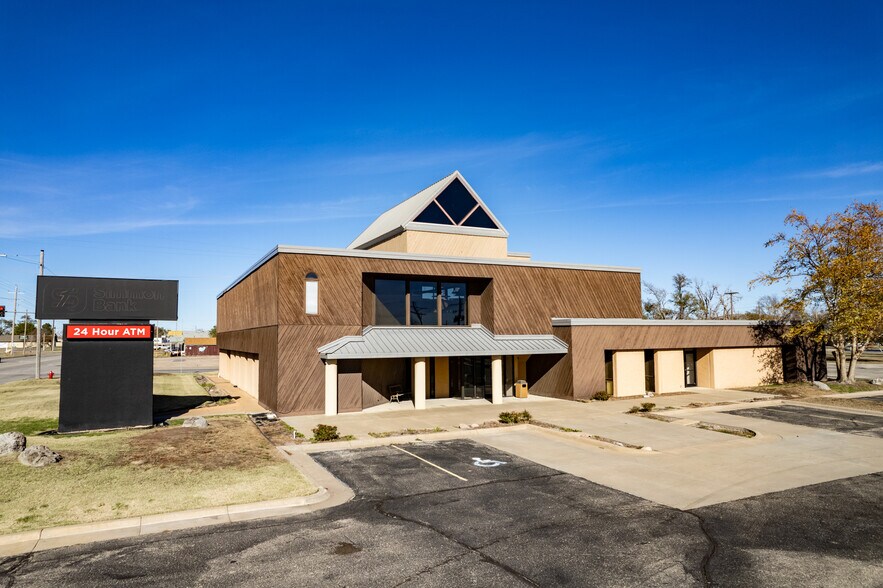 524 N Main St, South Hutchinson, KS for sale - Primary Photo - Image 1 of 26