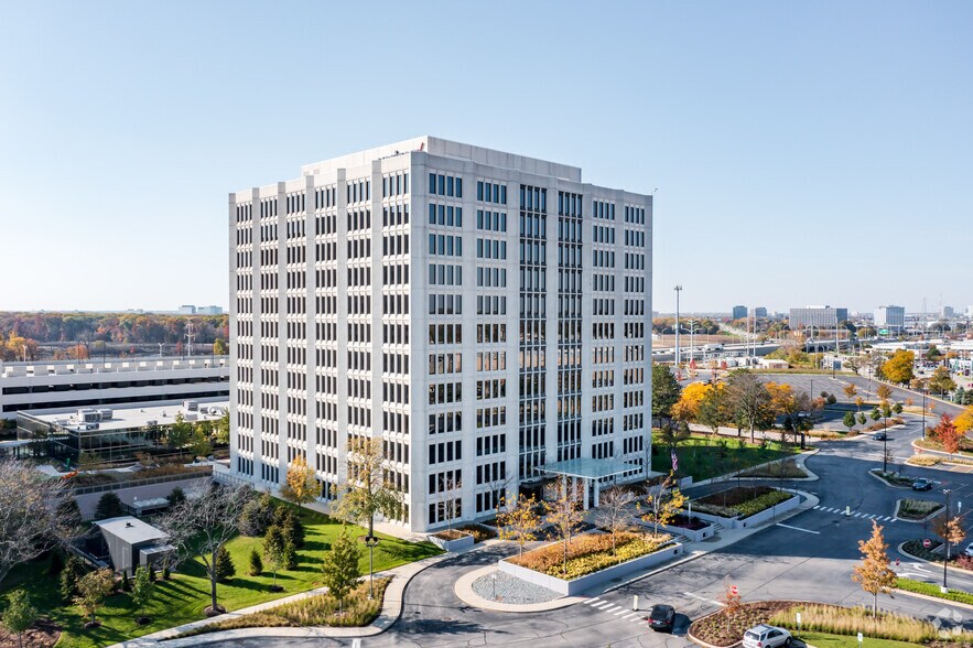 1701 Golf Rd, Rolling Meadows, IL for sale - Primary Photo - Image 1 of 1