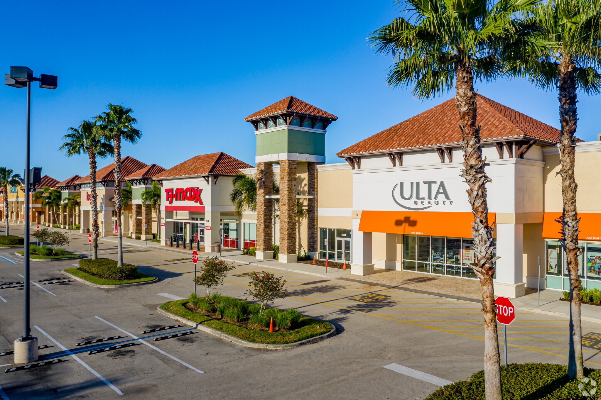 93009370 Six Mile Cypress Pky, Fort Myers, FL, 33966 Retail Space