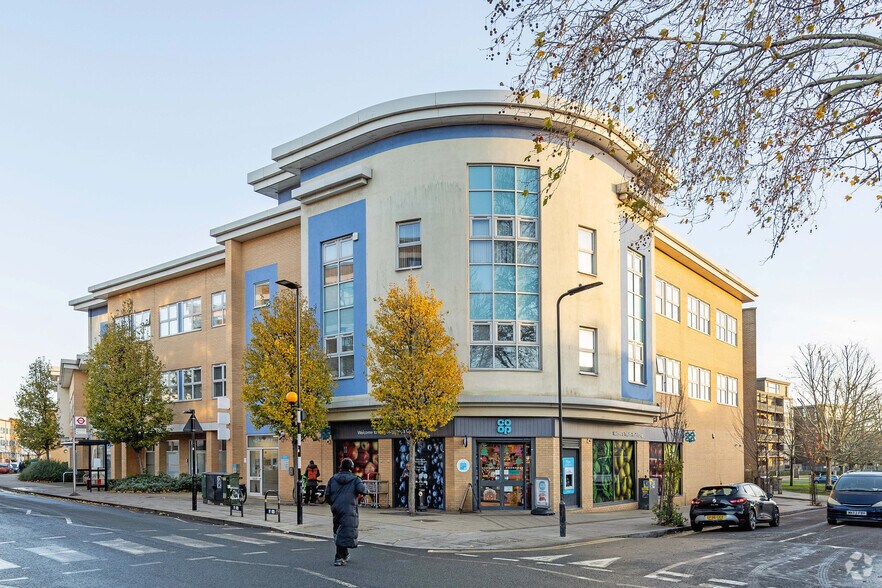 1-5 Theydon Rd, London for sale - Primary Photo - Image 1 of 1