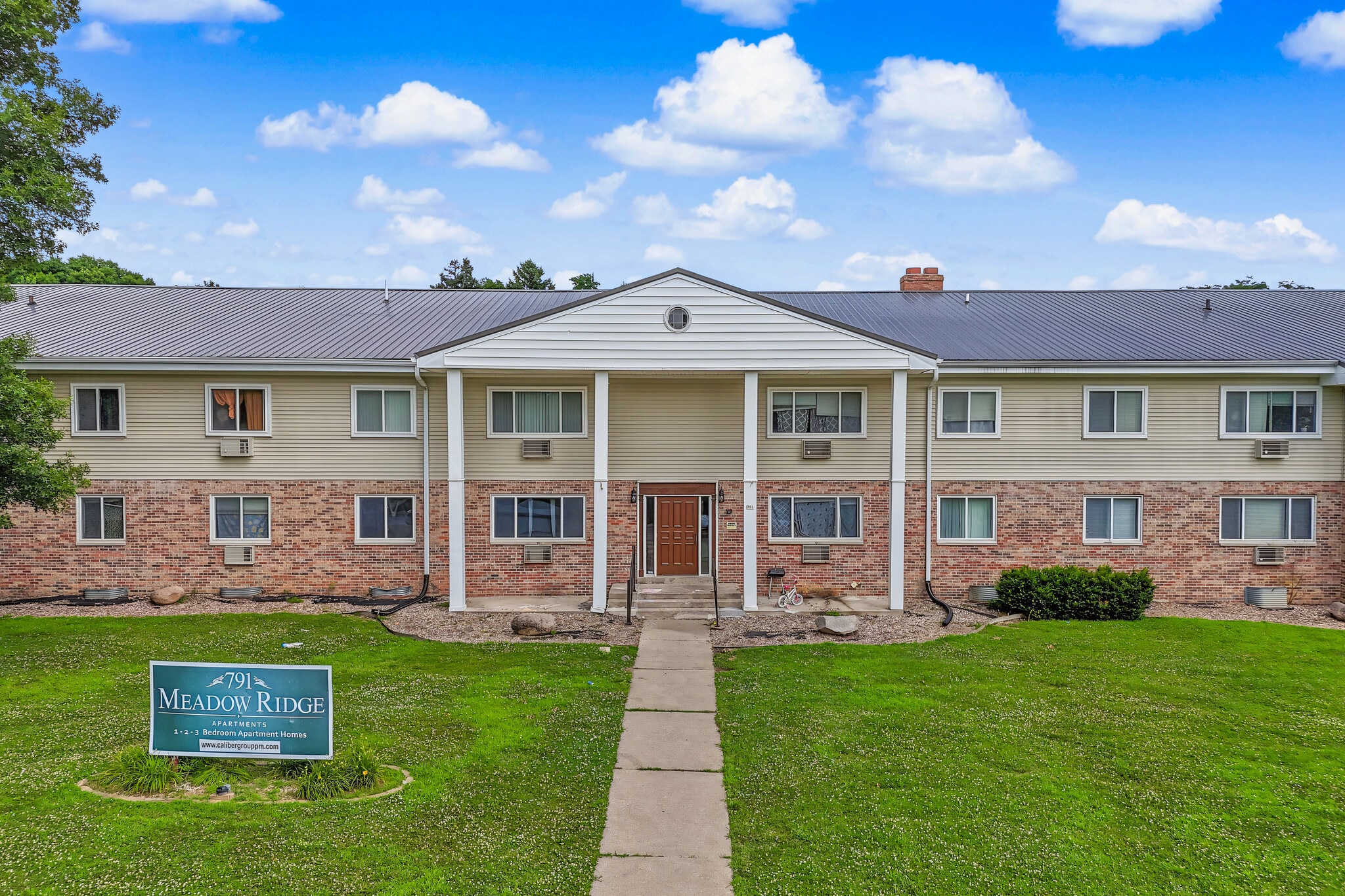 765-791 Russell Rd, Waterloo, IA for sale Building Photo- Image 1 of 8