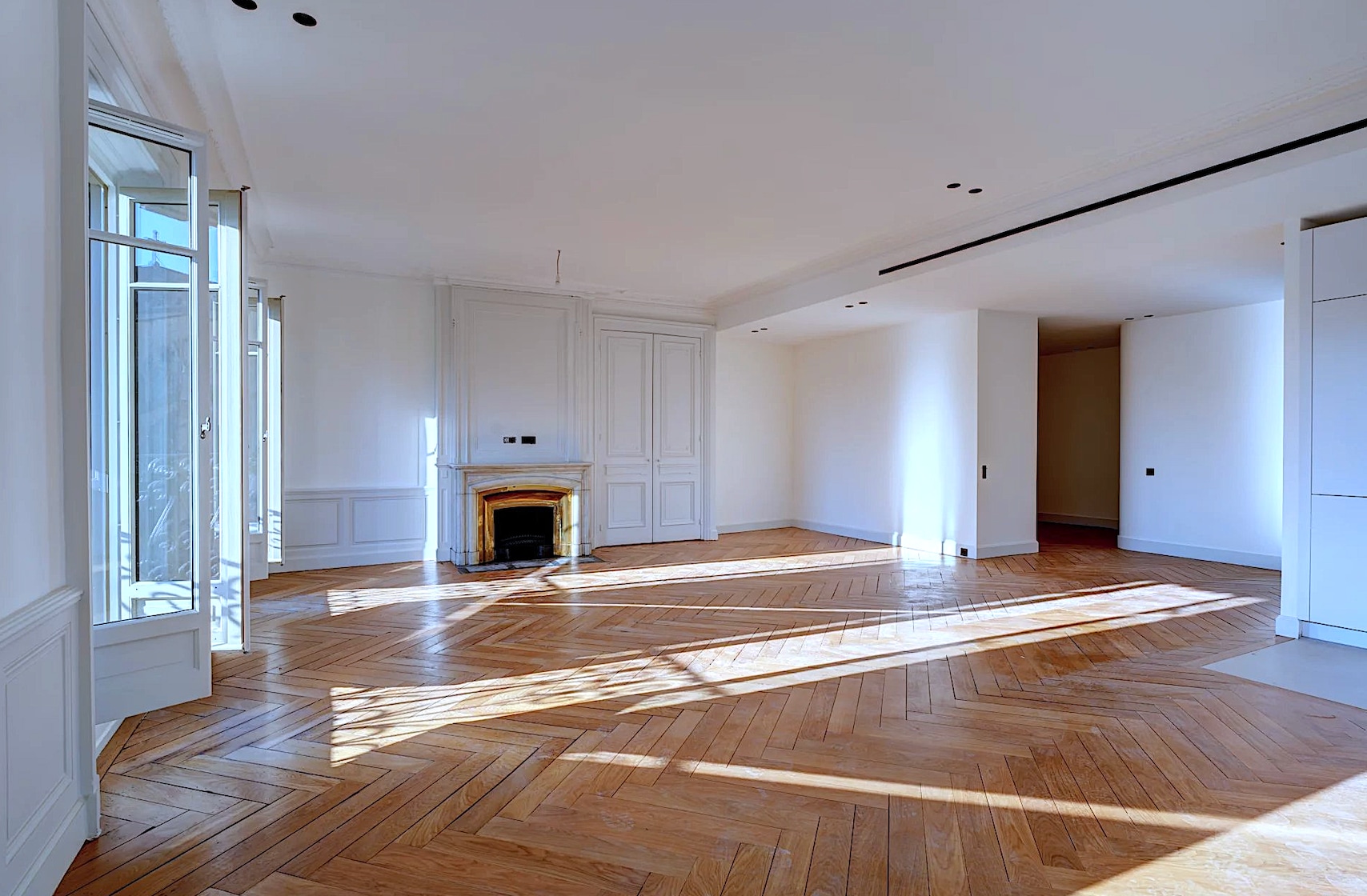 15 Avenue Victor Hugo, Paris for lease Interior Photo- Image 1 of 5