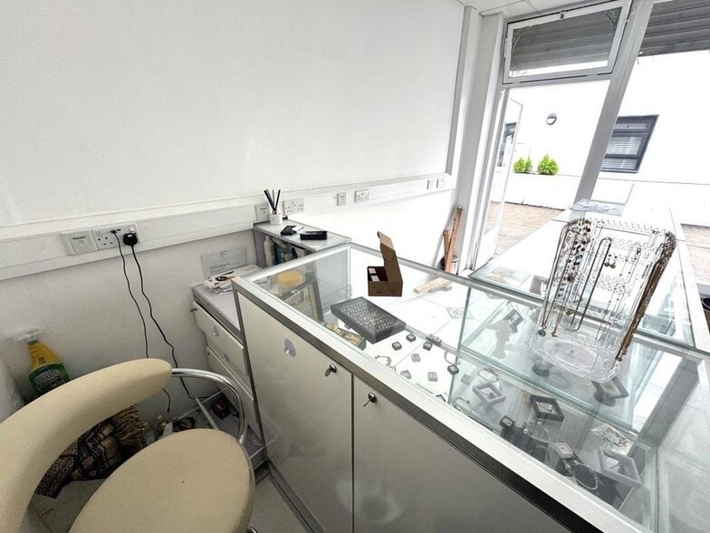 14-18 Scotland Green, London for sale - Building Photo - Image 3 of 14