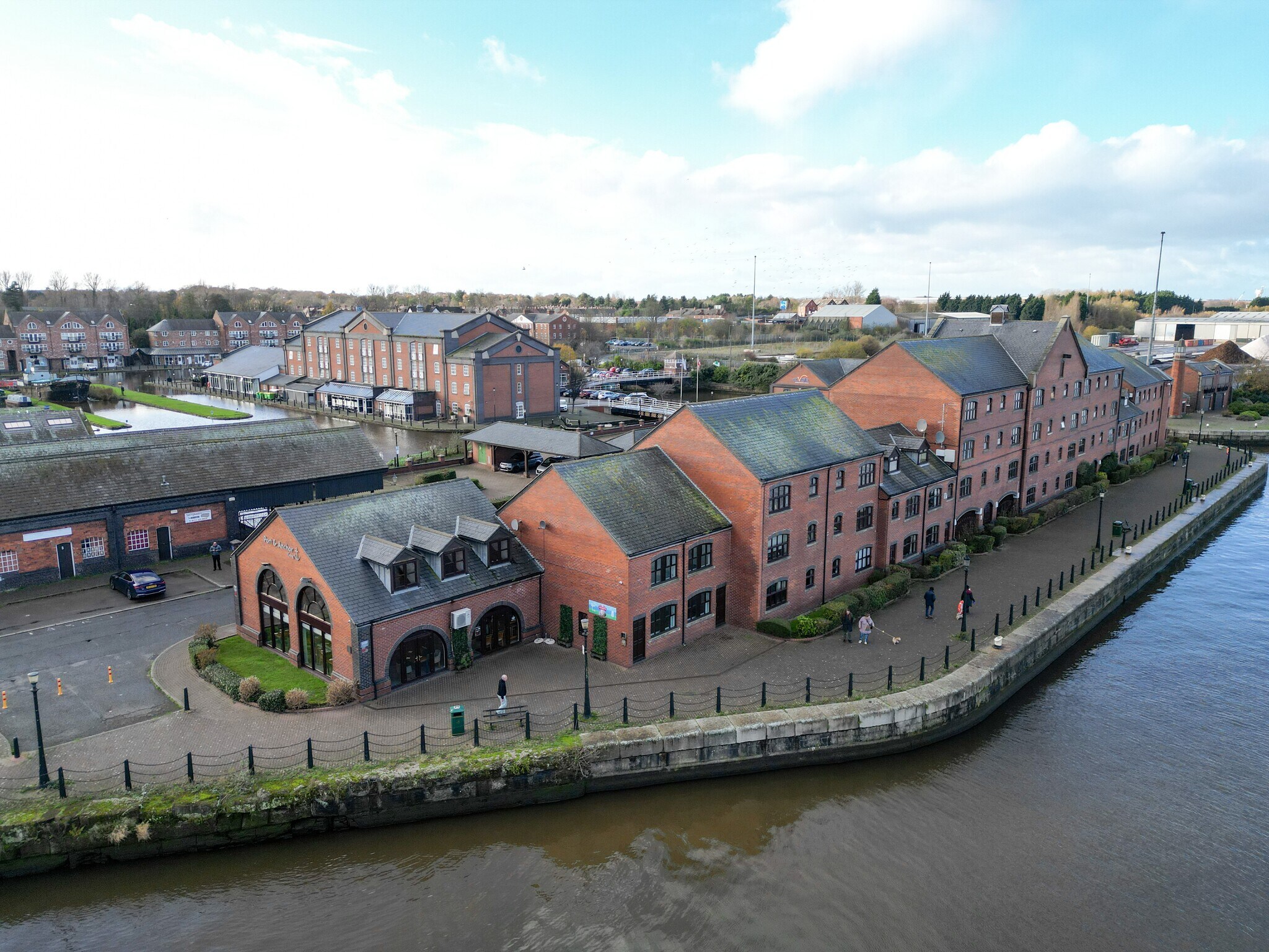 South Pier Rd, Ellesmere Port for lease Primary Photo- Image 1 of 2