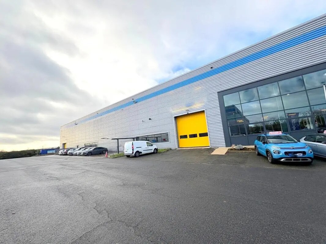 Industrial in Taverny for lease Building Photo- Image 1 of 9