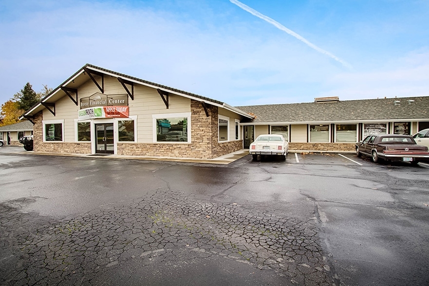 401 Crater Lake Ave, Medford, OR for sale Primary Photo- Image 1 of 1