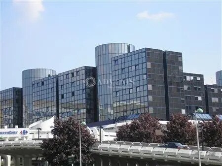 Office in Noisy-le-Grand for lease Building Photo- Image 1 of 7