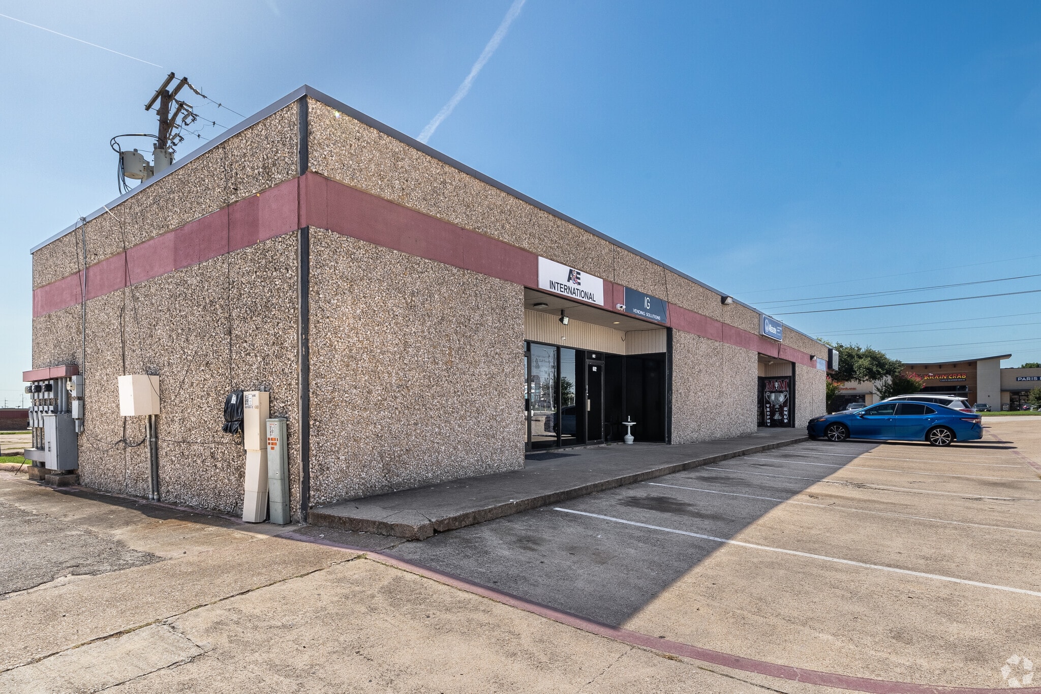 2100 S Great Southwest Pky, Grand Prairie, TX for lease Building Photo- Image 1 of 17