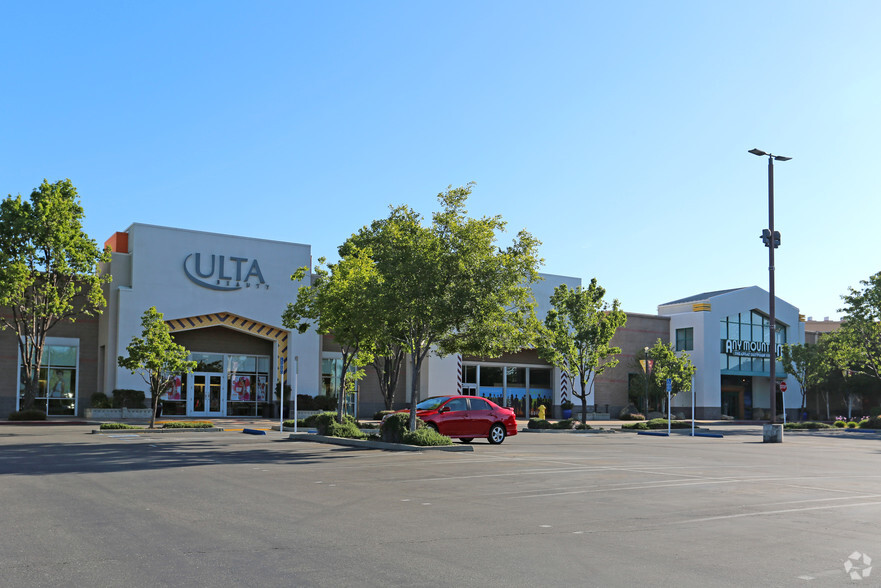 4820-5000 Dublin Blvd, Dublin, CA for lease - Building Photo - Image 1 of 14