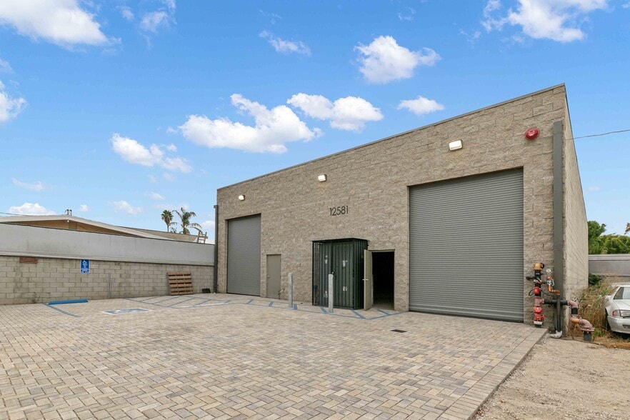 12581 Branford St, Pacoima, CA for lease - Building Photo - Image 2 of 15