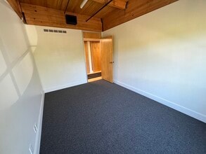 101 Lucas Valley Rd, San Rafael, CA for lease Interior Photo- Image 2 of 4