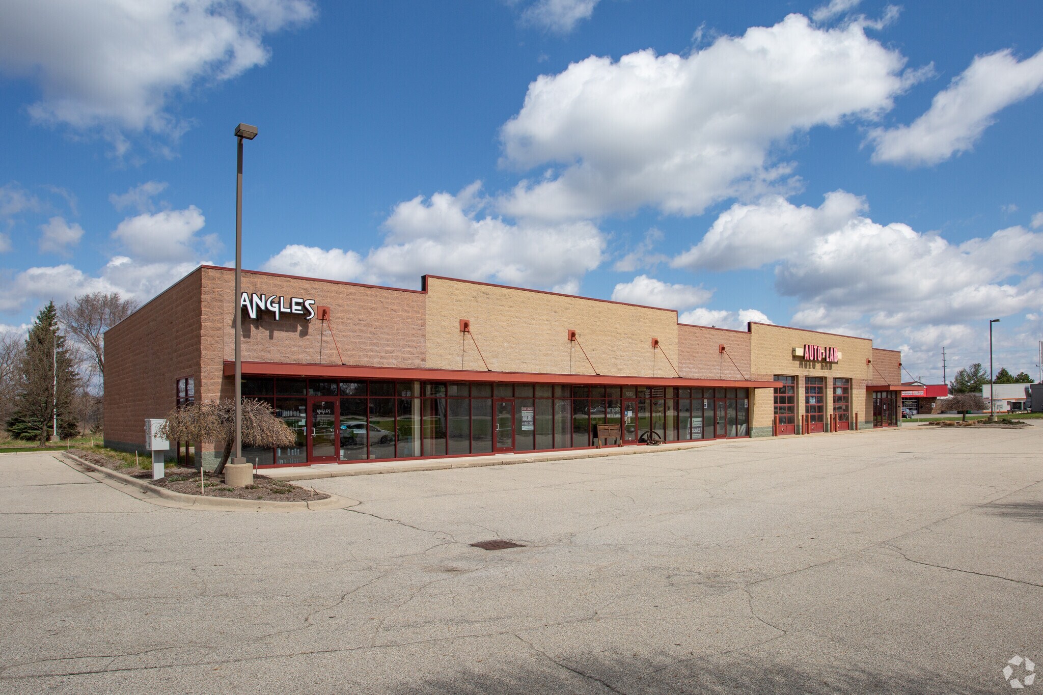 5319-5333 Plainfield Ave NE, Grand Rapids, MI for sale Primary Photo- Image 1 of 1