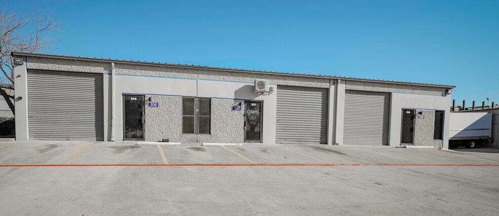 5504-1 Bandera Rd, San Antonio, TX for lease - Building Photo - Image 3 of 9