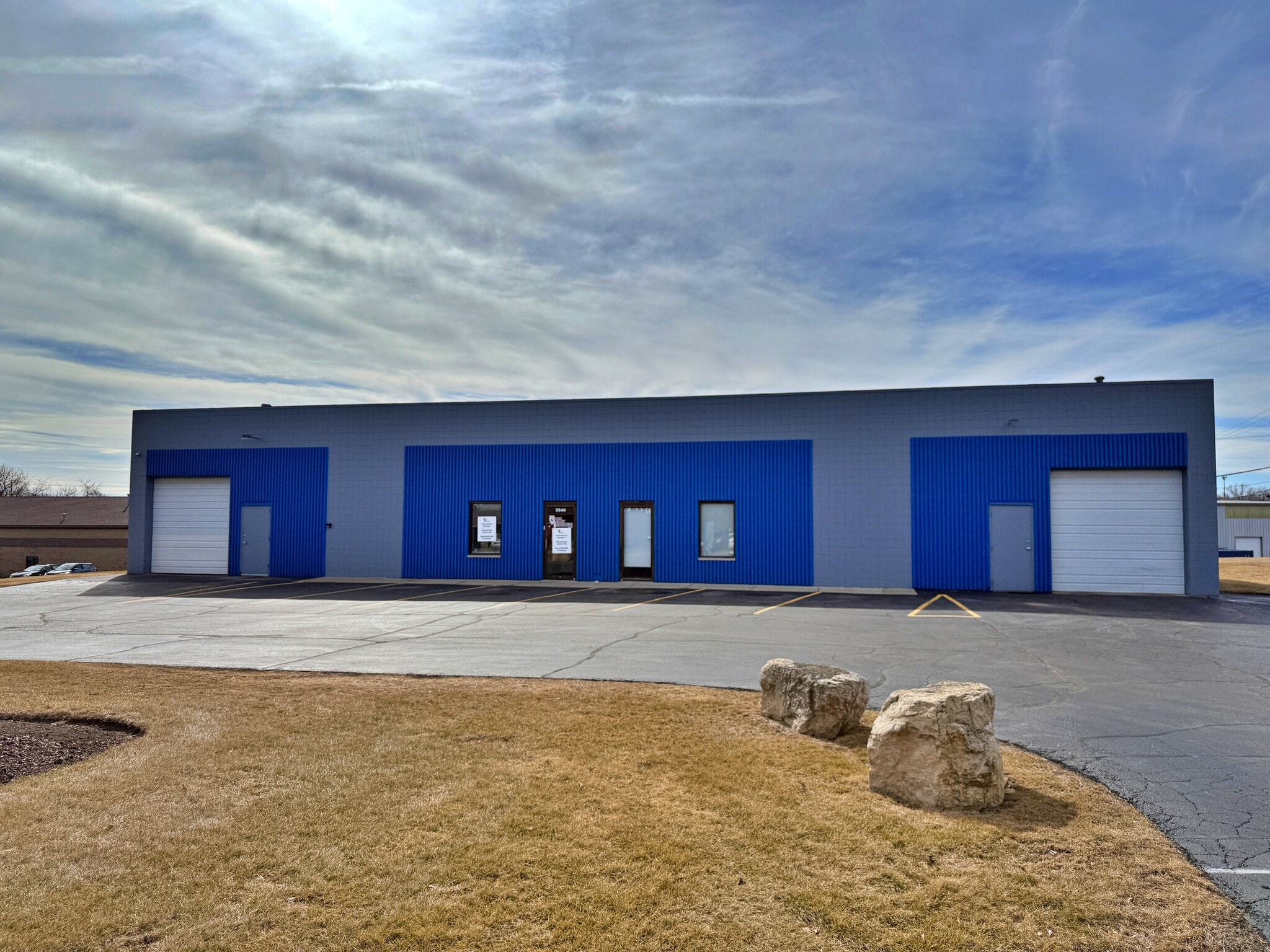 5549 International Dr, Rockford, IL for lease Interior Photo- Image 1 of 9