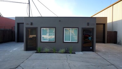 741-745 Warrington Ave, Redwood City, CA for lease Building Photo- Image 1 of 6