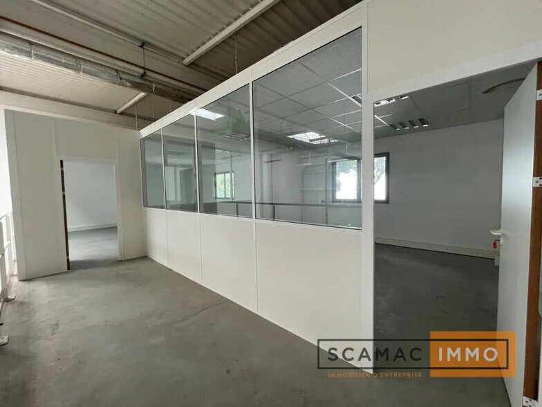 Industrial in Palaiseau for lease - Interior Photo - Image 3 of 4