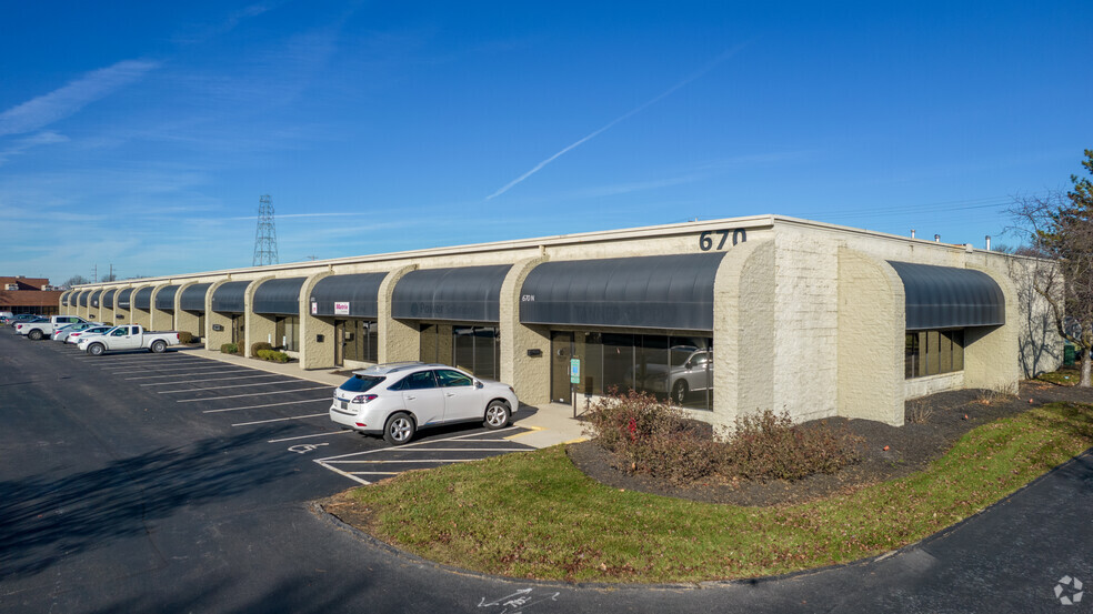 640 Lakeview Plaza Blvd, Columbus, OH for lease - Primary Photo - Image 1 of 12