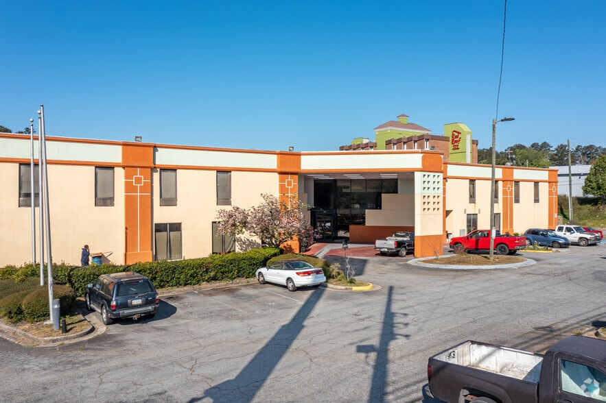 2690 Riverside Dr, Macon, GA for sale - Primary Photo - Image 1 of 1