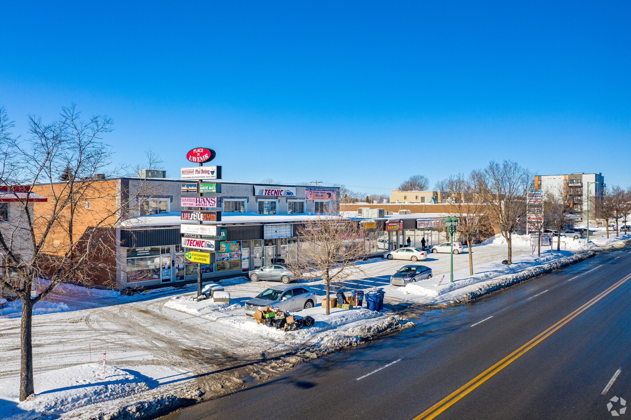 1276 Boul Curé-Labelle, Laval, QC for lease Building Photo- Image 1 of 10