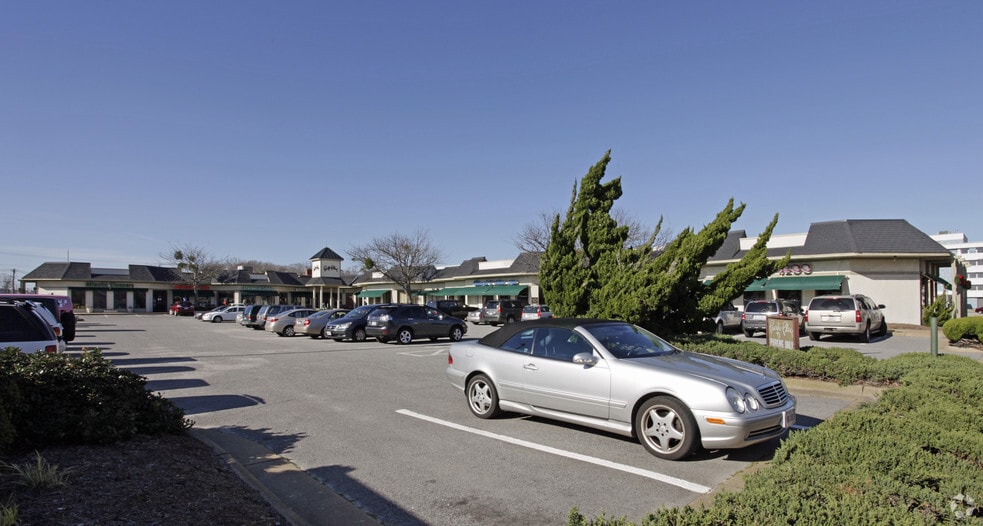 3198 Pacific Ave, Virginia Beach, VA for sale - Building Photo - Image 2 of 8