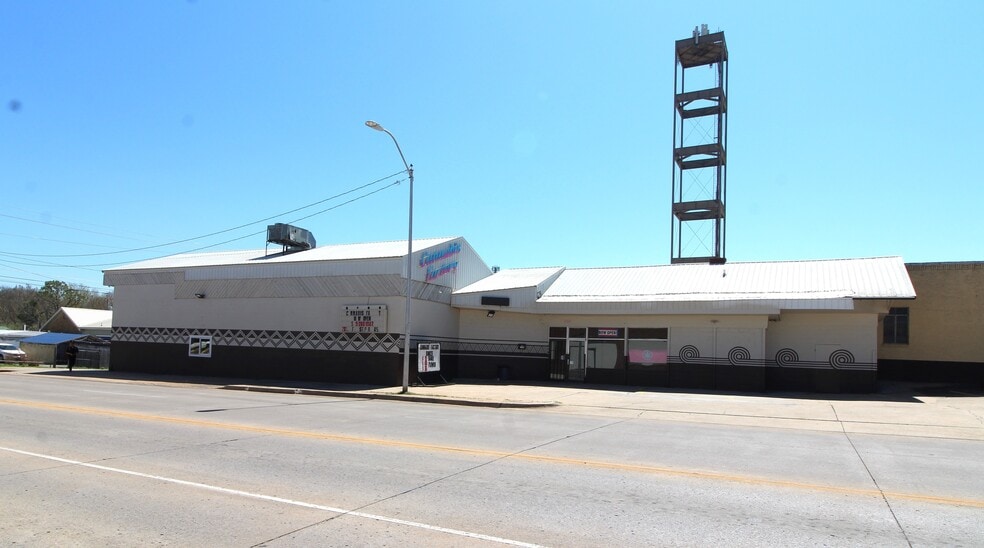 100 E Downing St, Tahlequah, OK for sale - Building Photo - Image 2 of 17