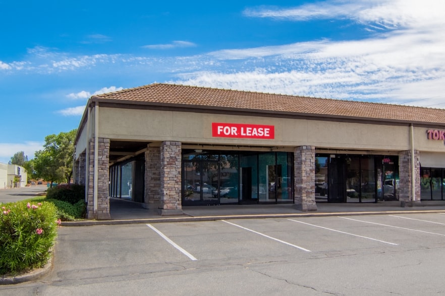 1611-1627 Hilltop Dr, Redding, CA for lease - Building Photo - Image 3 of 8