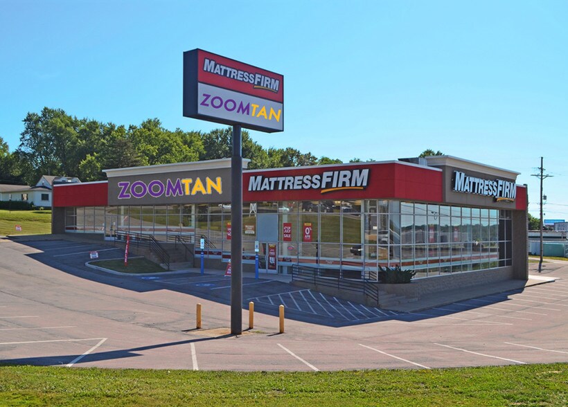 5942 Peach St, Erie, PA for sale - 9,553 ± SF 3-Unit, Retail Center - A NNN Investment Opportunity - Image 1 of 6
