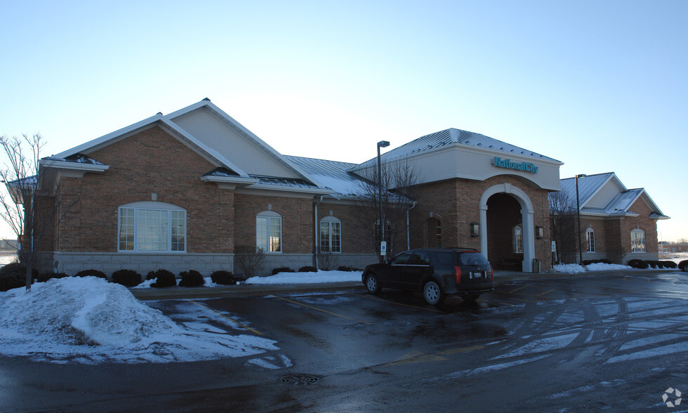 2429 Randall Rd, Carpentersville, IL for lease - Building Photo - Image 2 of 31