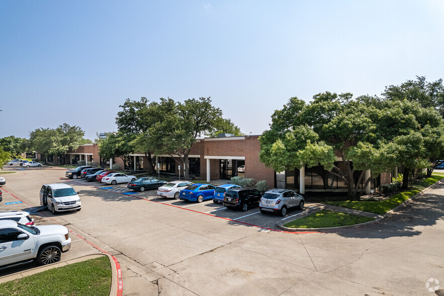 12801 N Stemmons Fwy, Farmers Branch, TX for lease - Building Photo - Image 3 of 29