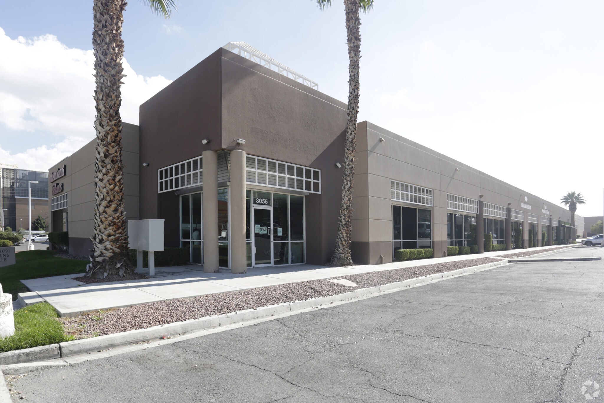 3055-3091 W Tompkins Ave, Las Vegas, NV for lease Primary Photo- Image 1 of 9
